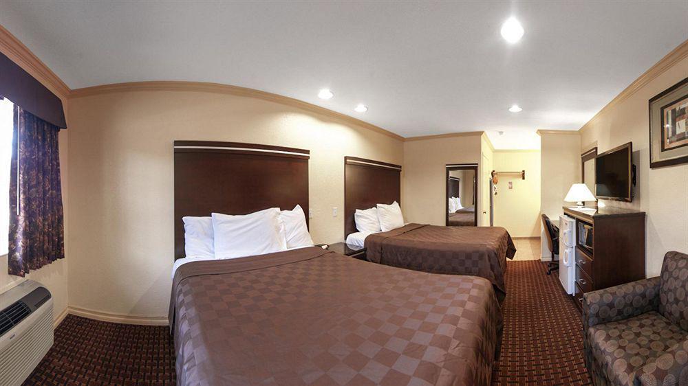 Rodeway Inn National City San Diego South Exterior photo